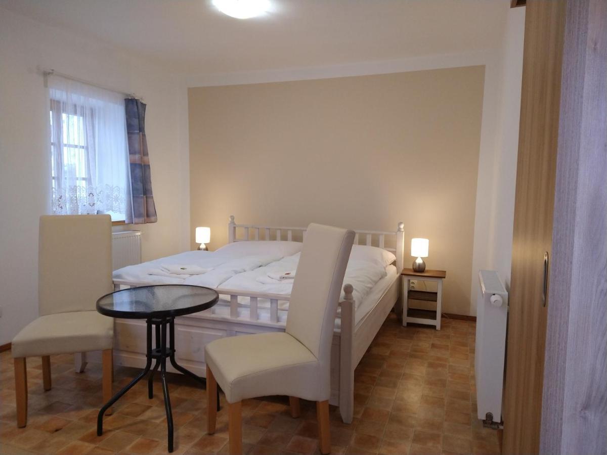 Apartmany Maly Mnich Mníšek pod Brdy 외부 사진
